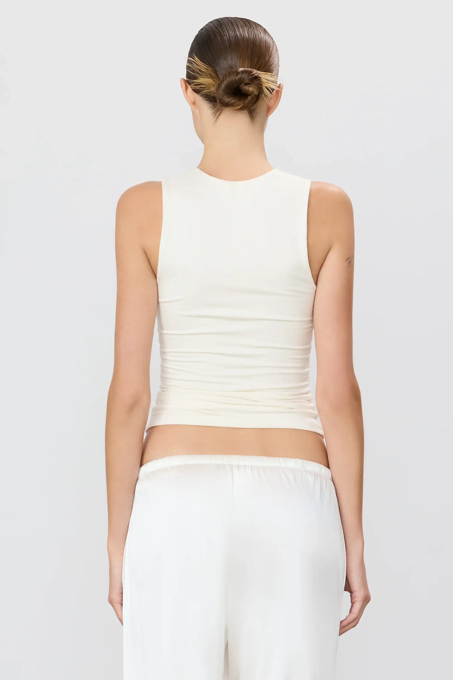 Eterne Shirts & Tops Eterne - Sleeveless Crewneck Top in Ivory