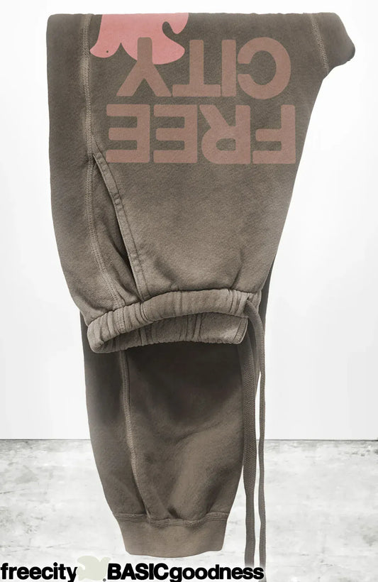 FREECITY Sweatpants Freecity - Large sunfades pocket sweatpant in Mud