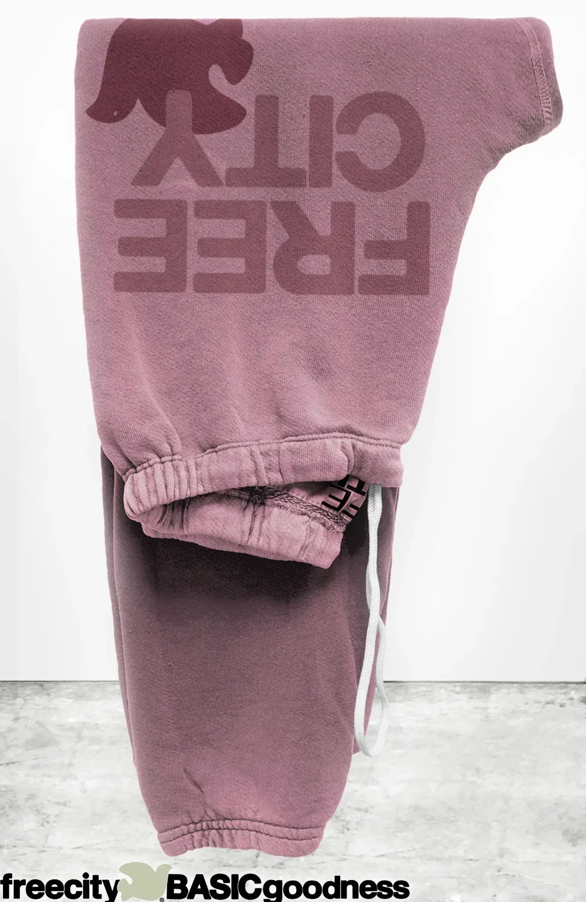 FREECITY Sweatpants Freecity - sweatpant in Makeup