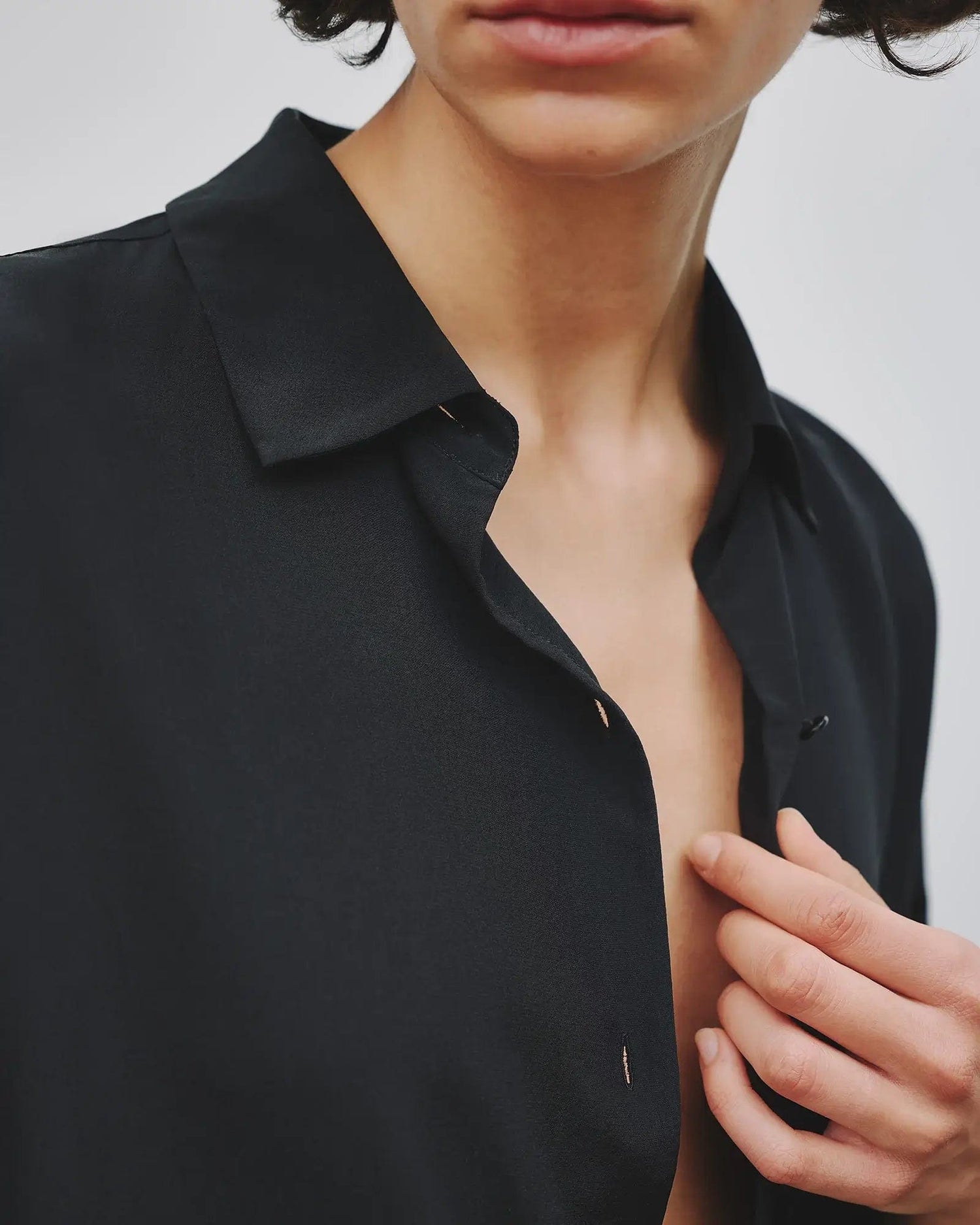 Nili Lotan Shirts P/XS Nili Lotan - Julien Shirt in Black