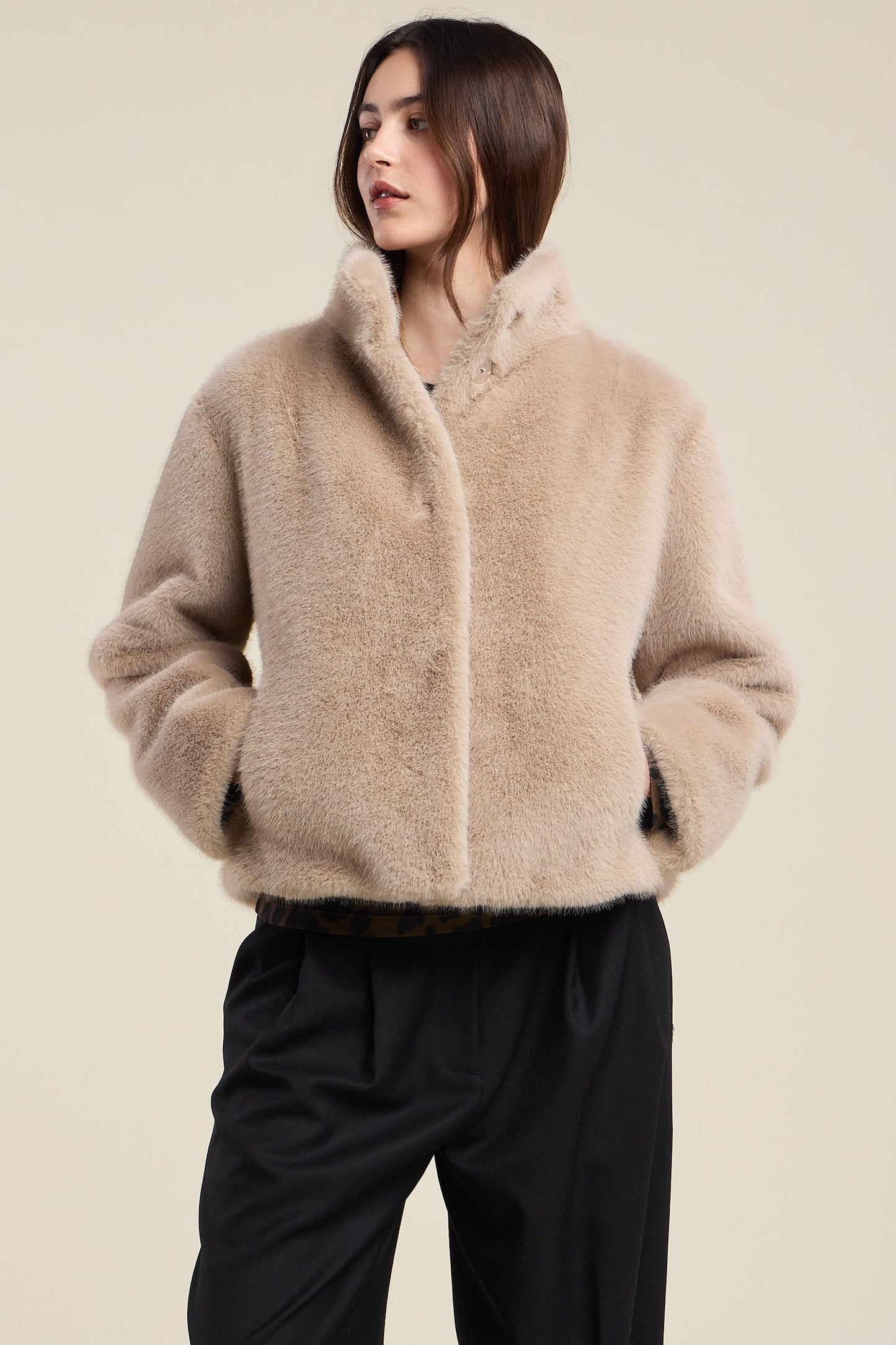Velvet Coats & Jackets Velvet - Sheena faux Fur jacket in beige
