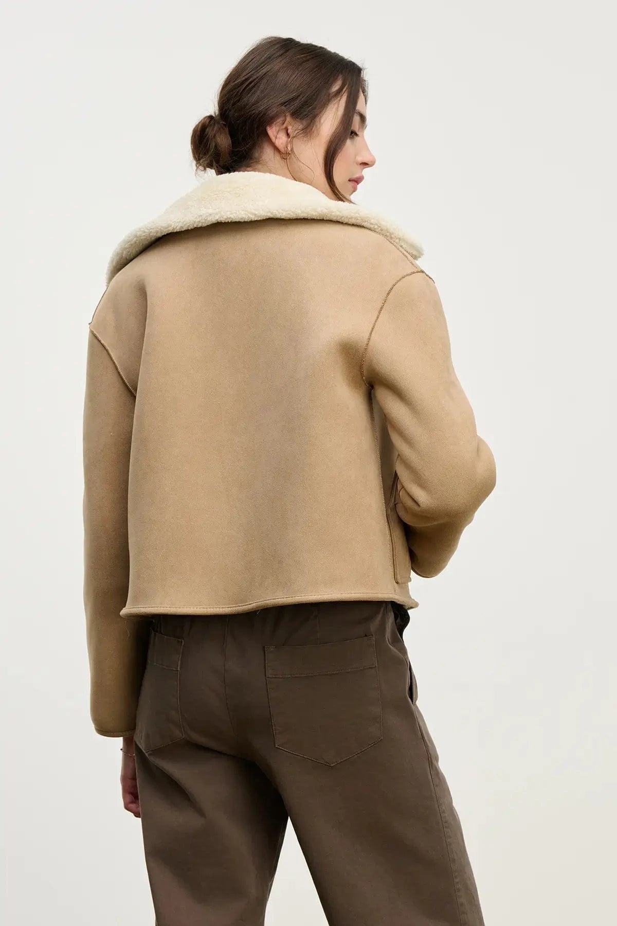 Velvet Jackets Velvet - Amara Sherpa jacket in Sand