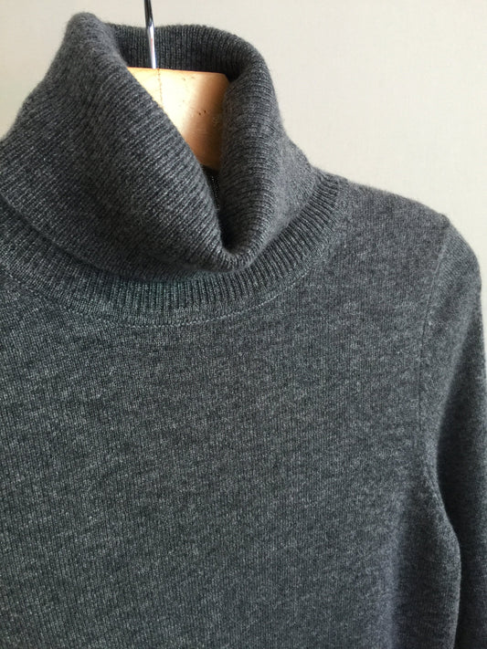Repeat Cashmere Medium Gray Turtleneck Sweater