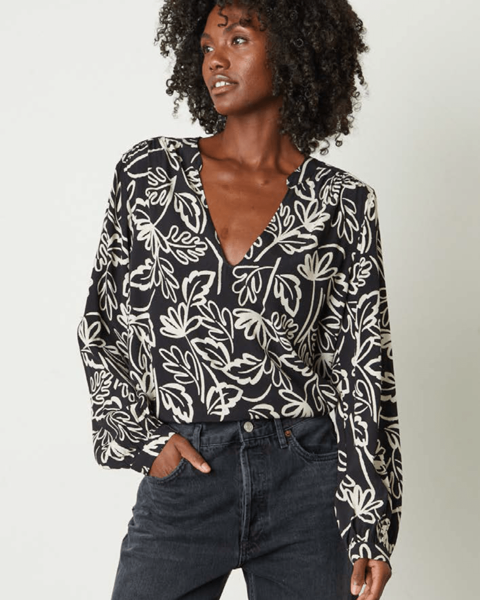 Velvet Sweater Velvet Carlie top in black